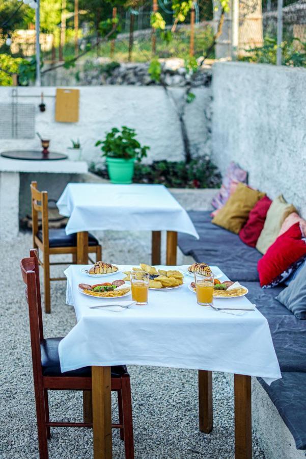 Patio Rooms Gjirokastër Esterno foto